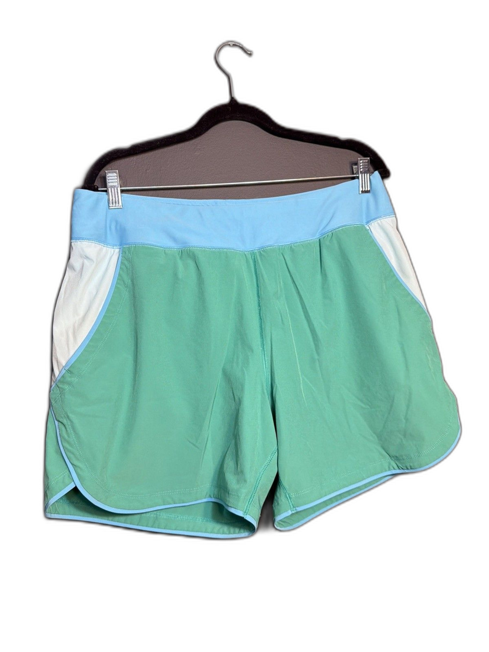 Land's End Women's Lined Activewear Shorts Green & Blue Size 14 Pockets